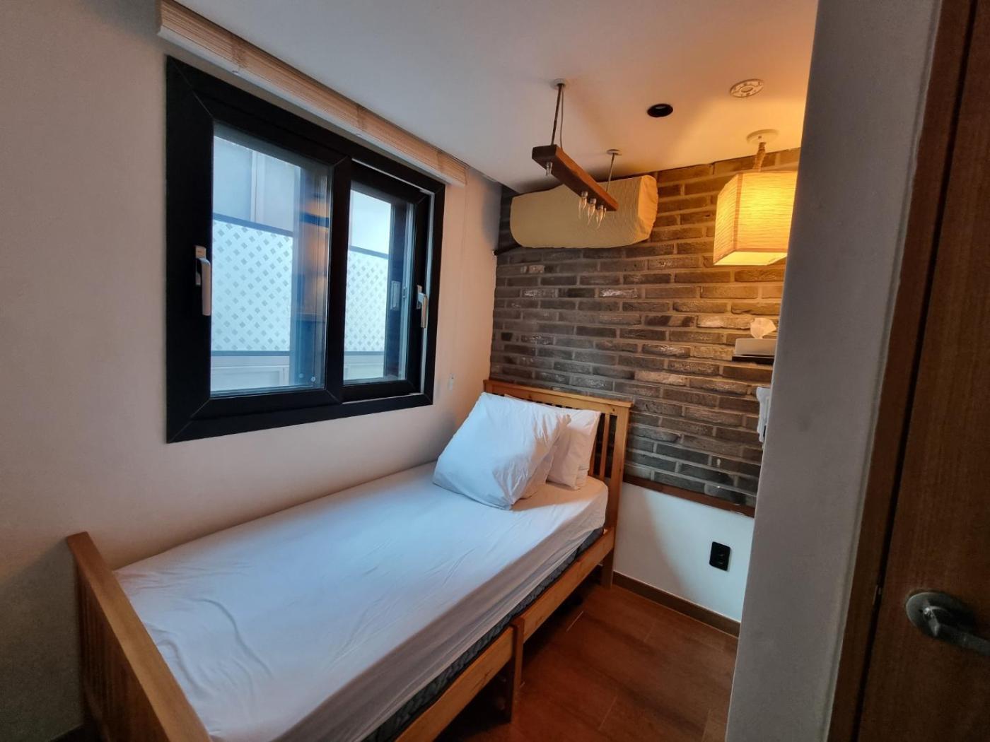 Hwon Guesthouse 首爾 外观 照片